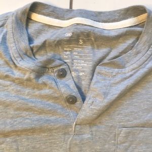 3🌿/ $10 Gray Gap Long Sleeve